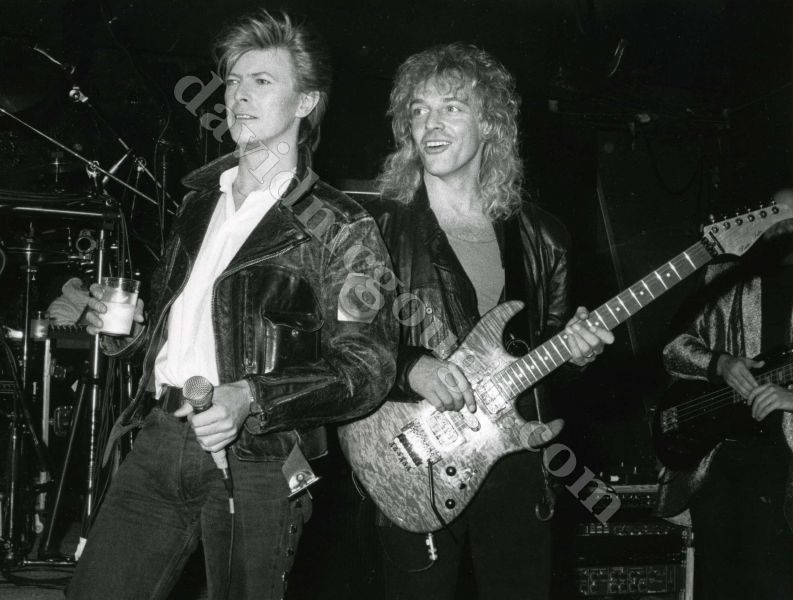 David Bowie, Peter Frampton 1987.jpg